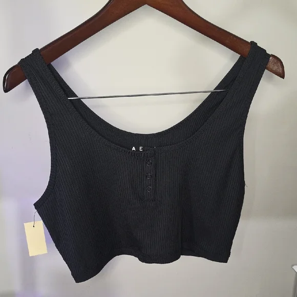 Aero Crop Top - Picture 1 of 5